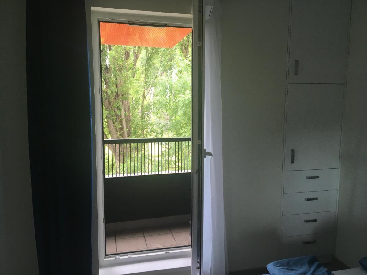 Sky One Apartment คราคูฟ ภายนอก รูปภาพ
