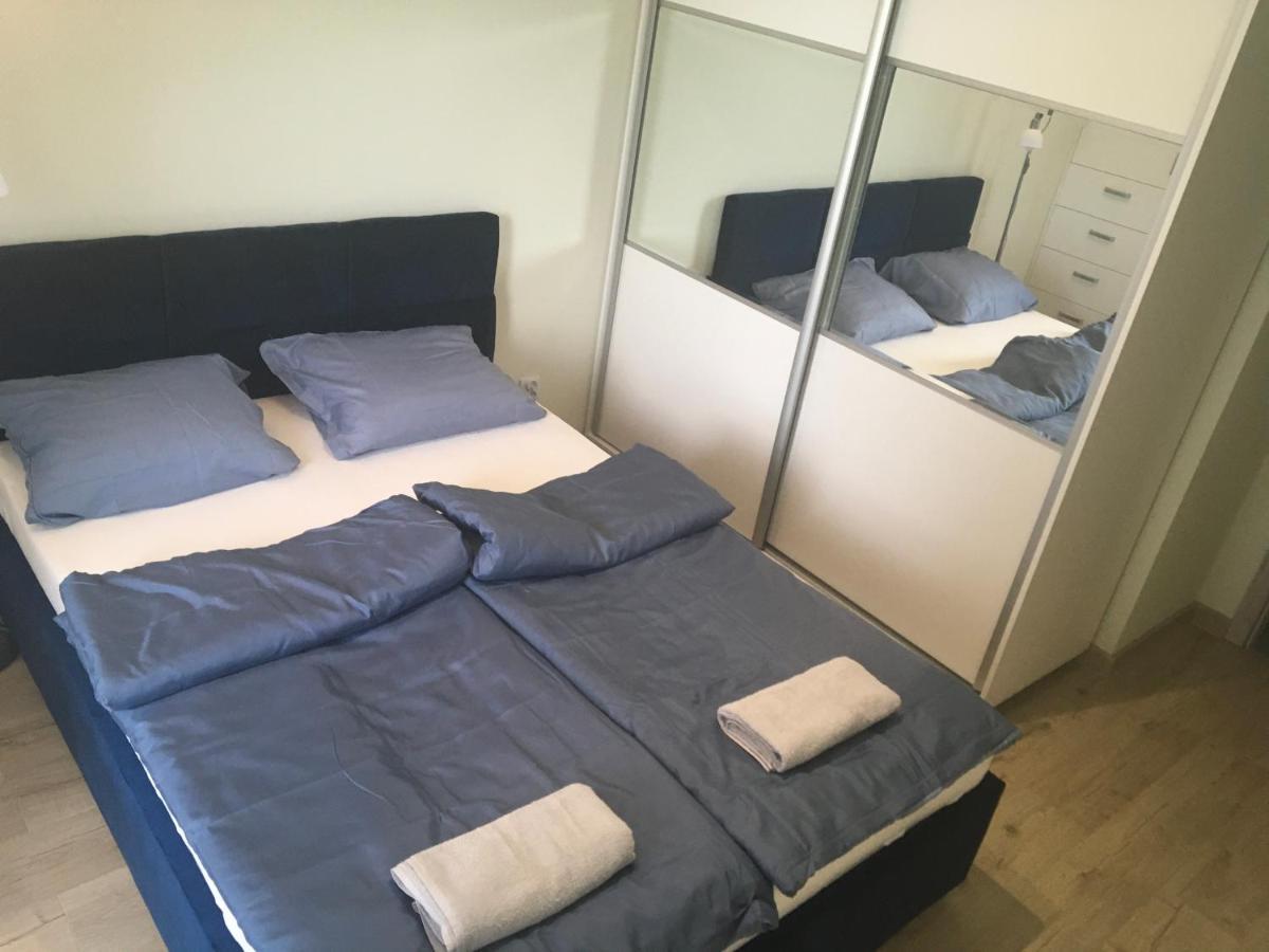 Sky One Apartment คราคูฟ ภายนอก รูปภาพ